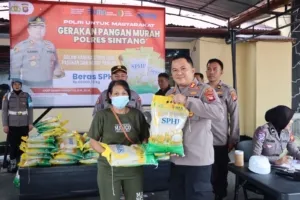 Polres Sintang Gelar Gerakan Pangan Murah, 10 Ton Beras Ludes Diserbu Warga