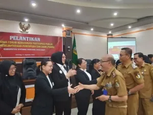 Sekda Sintang Lantik Pengurus Forum Komunikasi PUSPA Kabupaten Sintang Periode 2025-2027