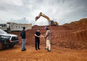 Isu Dugaan Penyimpangan Pengelolaan Tambang Bauksit PT EJM dan PT ANTAM : Polda Kalbar Lakukan Penyelidikan Di Lokasi