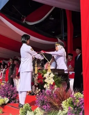 Upacara HUT ke-80 RI di Kota Kediri, Wali Kota Vinanda Jadi Inspektur Upacara