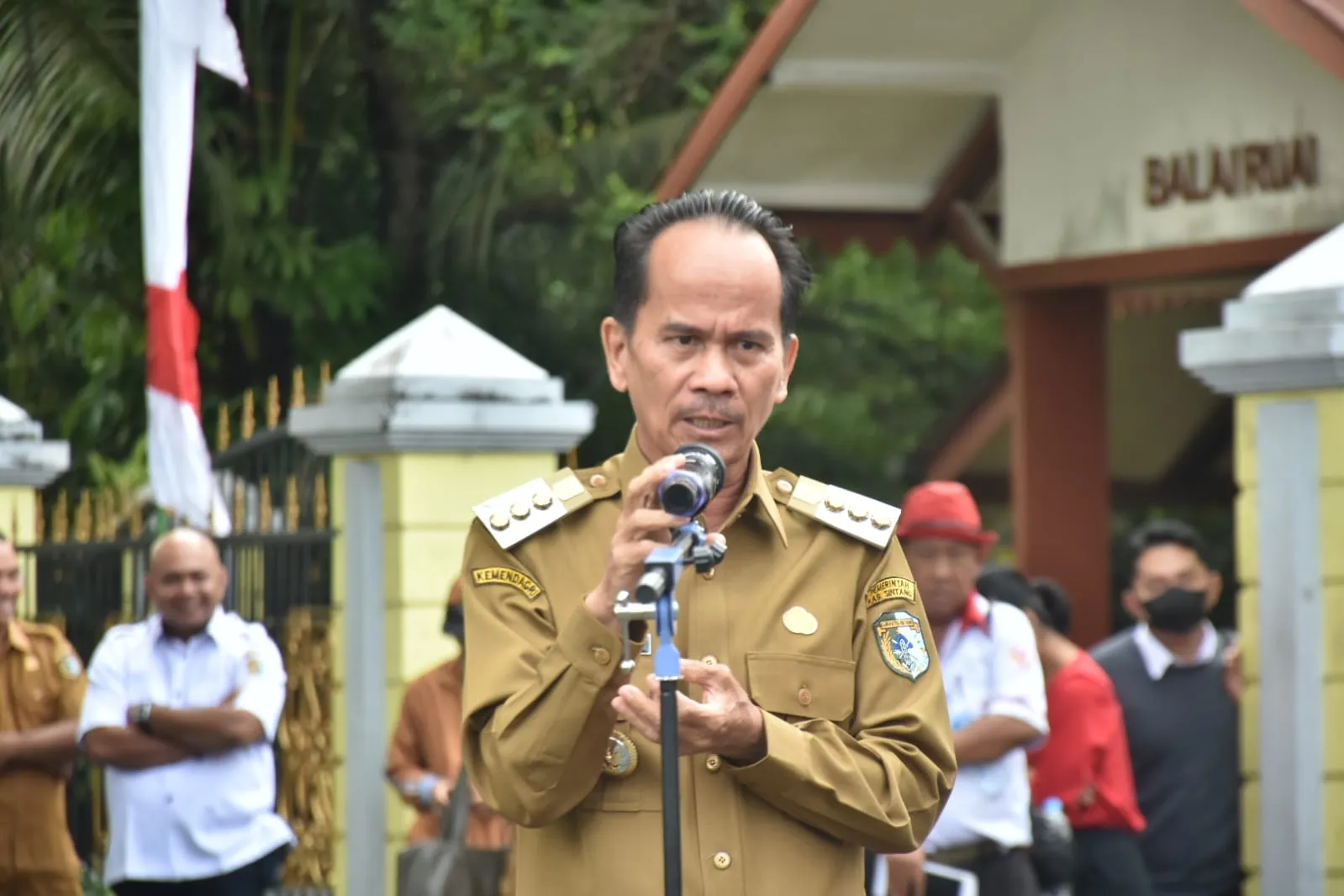 Bupati Sintang Lepas Karnaval Mobil Hias, Diikuti 22 Kendaraan