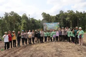 Kapolres Sintang Ikuti Langsung Penanaman Jagung Kuartal III di Jerora