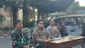 Rapat Darurat Usai Kerusuhan : Pemkab Kediri Pastikan Pelayanan Publik Tetap Jalan, Gedung Samsat dan DPRD Kediri Terbakar, Dokumen Penting Warga Ikut Musnah