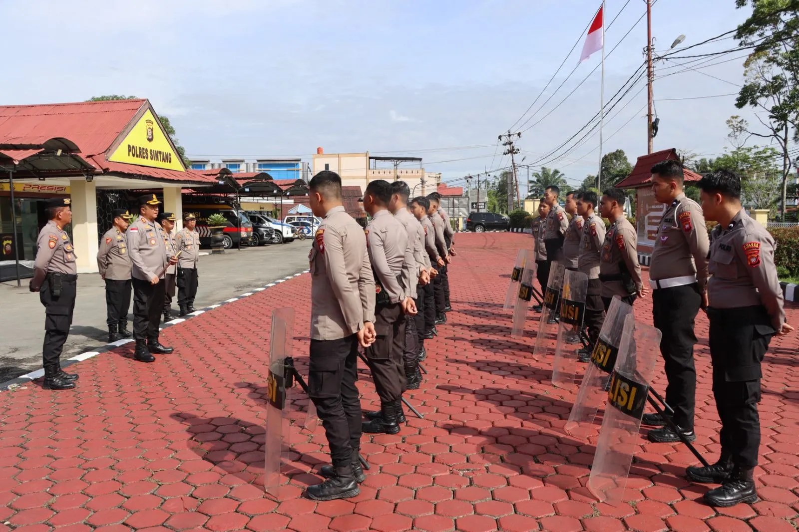 Tingkatkan Profesionalisme, Polres Sintang Gelar Latihan Dalmas