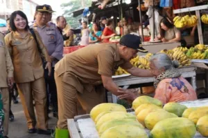Wali Kota Tebing Tinggi tinjau Pasar Inpres, tegaskan tidak ada relokasi pedagang pada pelaksanaan Revitalisasi Pasar