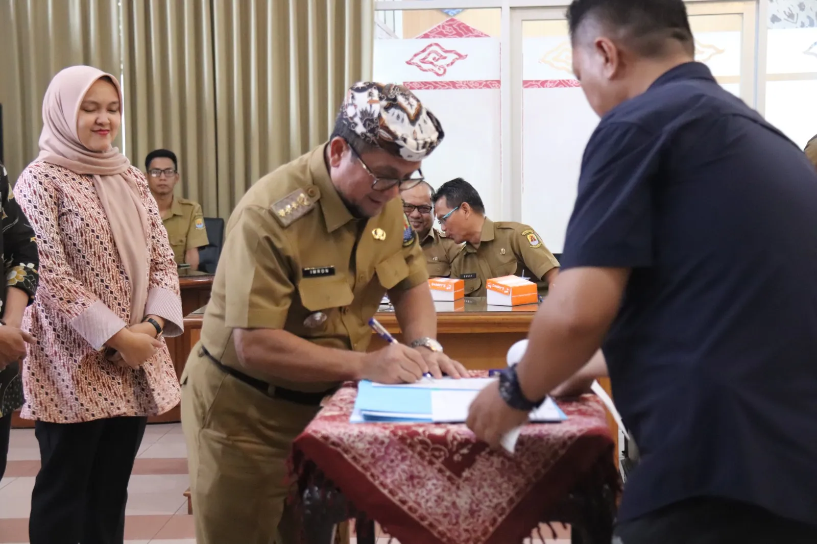 Bupati Imron Minta Pejabat Kreatif Dalam Kontrak Kinerja 2025
