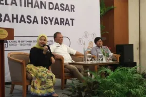 Pemkab Cirebon dan FKDC Gelar Pelatihan Bahasa Isyarat untuk Tingkatkan Layanan Inklusif