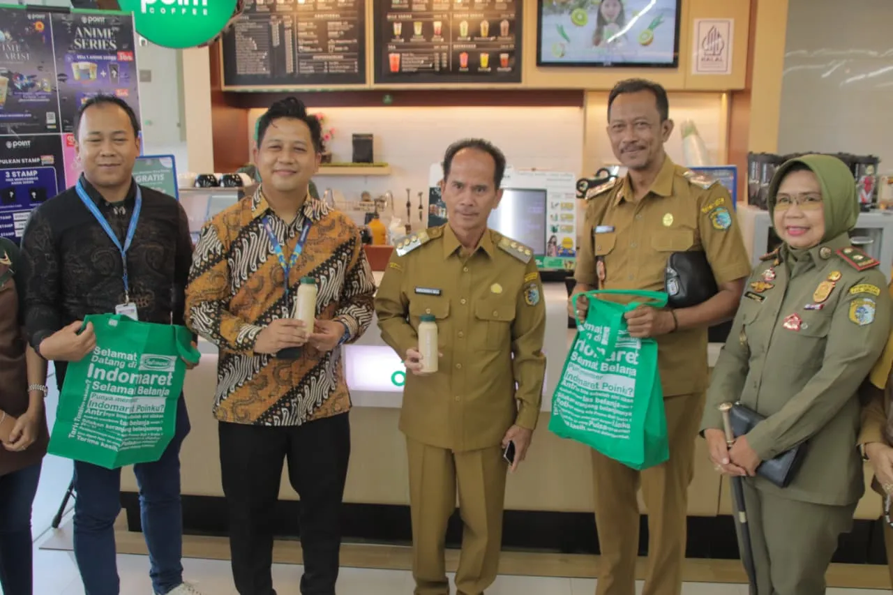Bupati Sintang Resmi Luncurkan Gerakan Bebas Kantong Plastik Per 1 Desember 2025