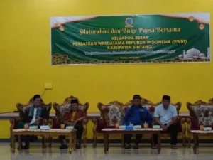 PWRI Sintang Gelar Buka Puasa Bersama, Pemkab Sintang Ajak Terus Bangun Kabupaten Sintang