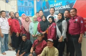 Dengan Rasa Hormat dan Kebersamaan  DPD IWOI Indramayu Mengucapkan ” MINAL AIDZIN WALFAIZIN”  Selamat Hari Raya Iedul Fitri 1 Syawal 1447 Hijriyah / 2026 Masehi