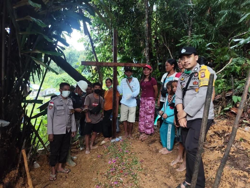 Layanan 110 Jadi Jembatan Harapan, Kisah Haru Keluarga Terpisah Jarak dari Flores ke Ambalau Sintang