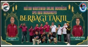 Sebagai Bentuk Kebersamaan dan Kekompakan DPD IWOI Indramayu Berbagi Takjil di Losarang, Tebar Berkah Ramadhan 1447 H