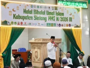 Bupati Sintang Hadiri Halal Bi Halal Umat Islam Kabupaten Sintang di Masjid Al Amin Sintang