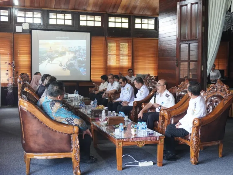 Bupati Sintang Terima Kunjungan Manajemen Normah Medical Specialist Center Kuching Sarawak